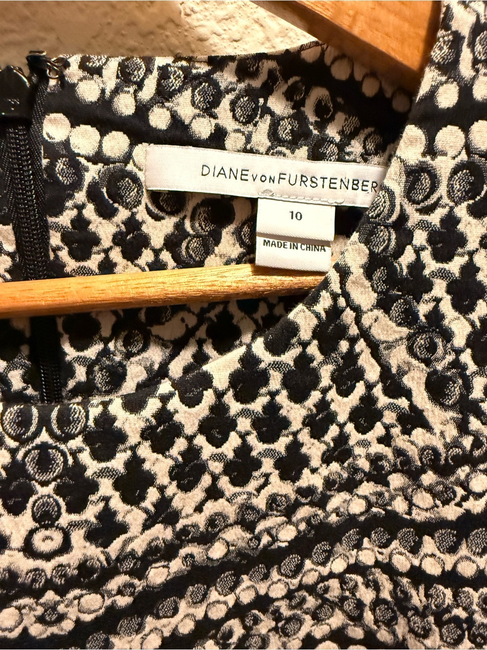 Diane Von Furstenberg Black & White Sleeveless Midi Sheath Dress - Picture 2 of 4